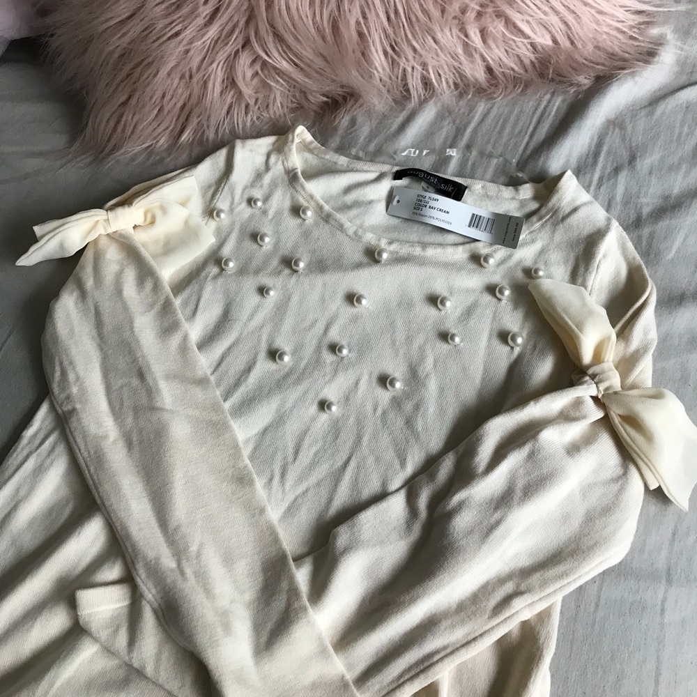 Cute girly pearl bow sleeve sweater top